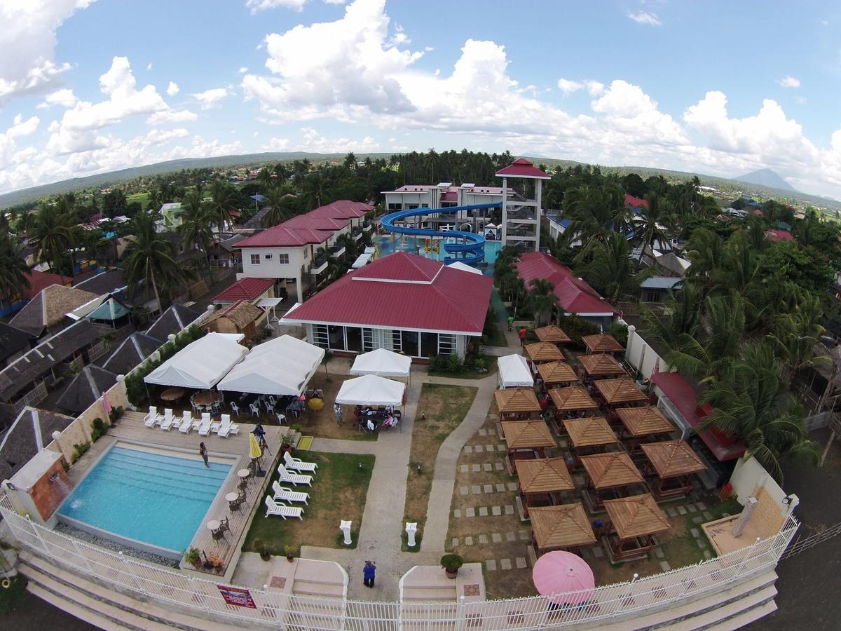 Cml Beach Resort & Waterpark Lemery エクステリア 写真