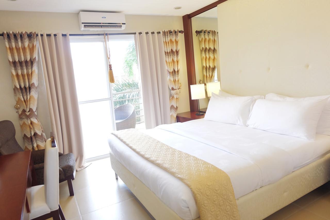 Cml Beach Resort & Waterpark Lemery エクステリア 写真